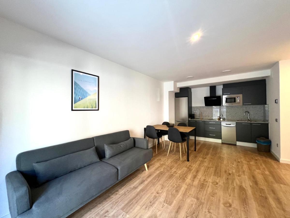 Espot Cowork & Apartments - L'Amfitriona Εξωτερικό φωτογραφία