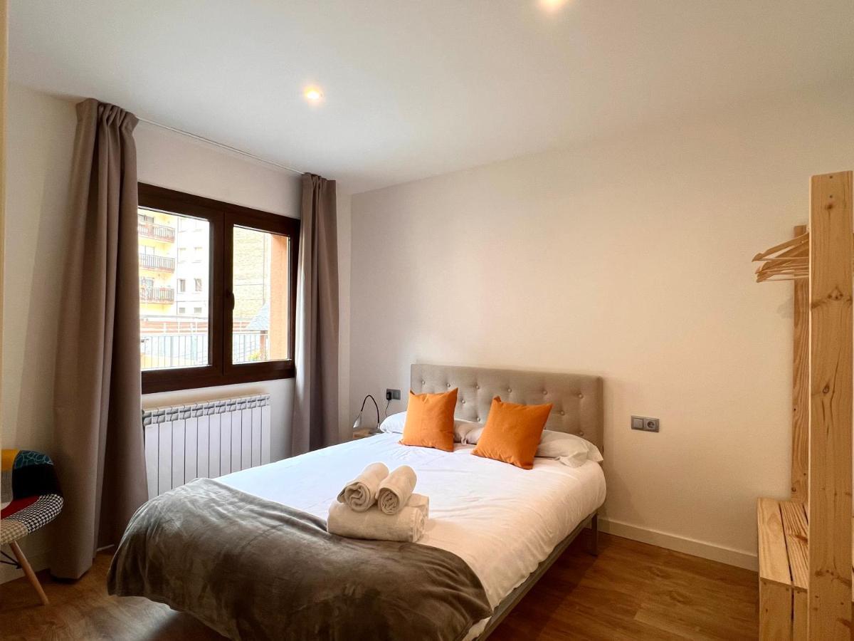 Espot Cowork & Apartments - L'Amfitriona Εξωτερικό φωτογραφία